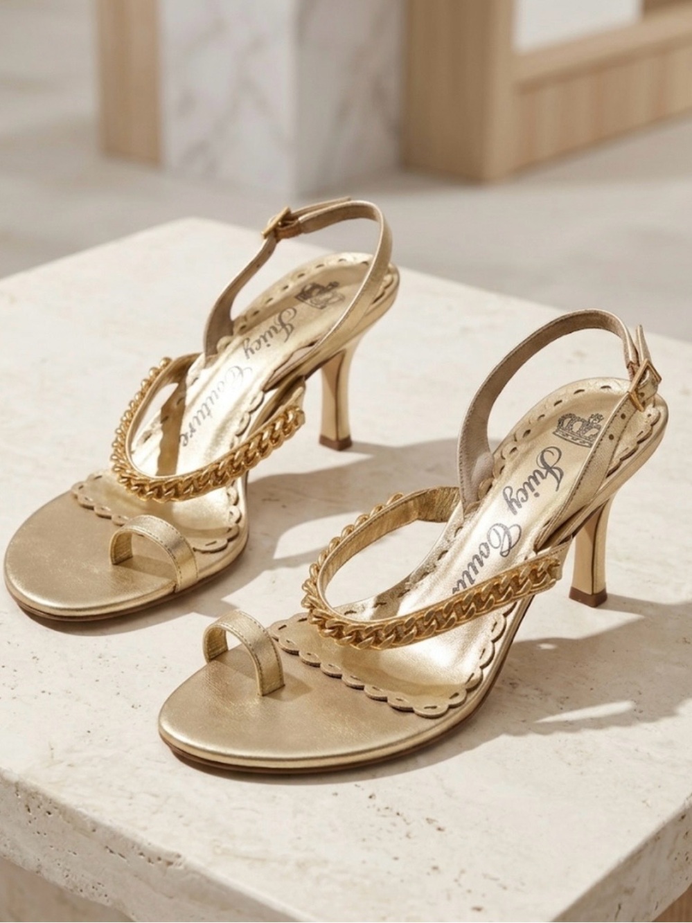 VTG Juicy Couture Gold Chain Kitten Heels Y2K Metallic Sandal Size 5.5
